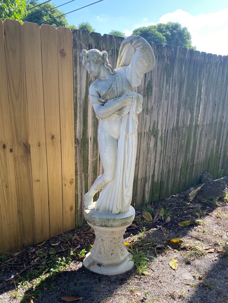 Venus Statue - Rare Garden Decor