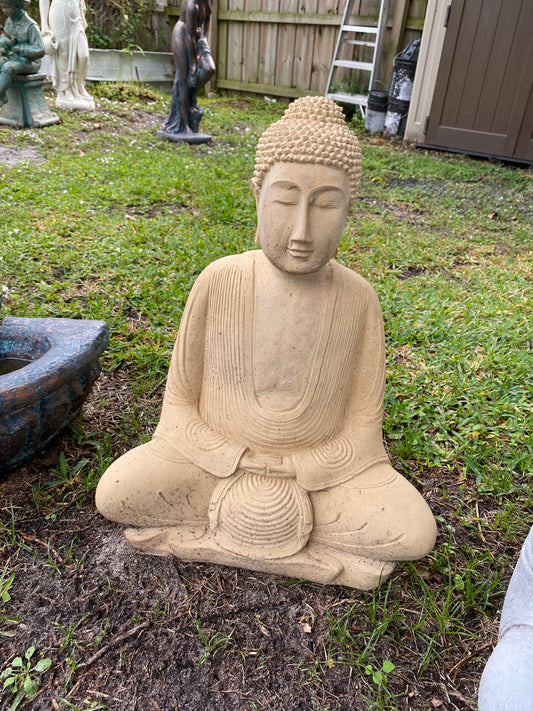 Beige high quality meditating buddha statue,a perfect decoration for any zen garden