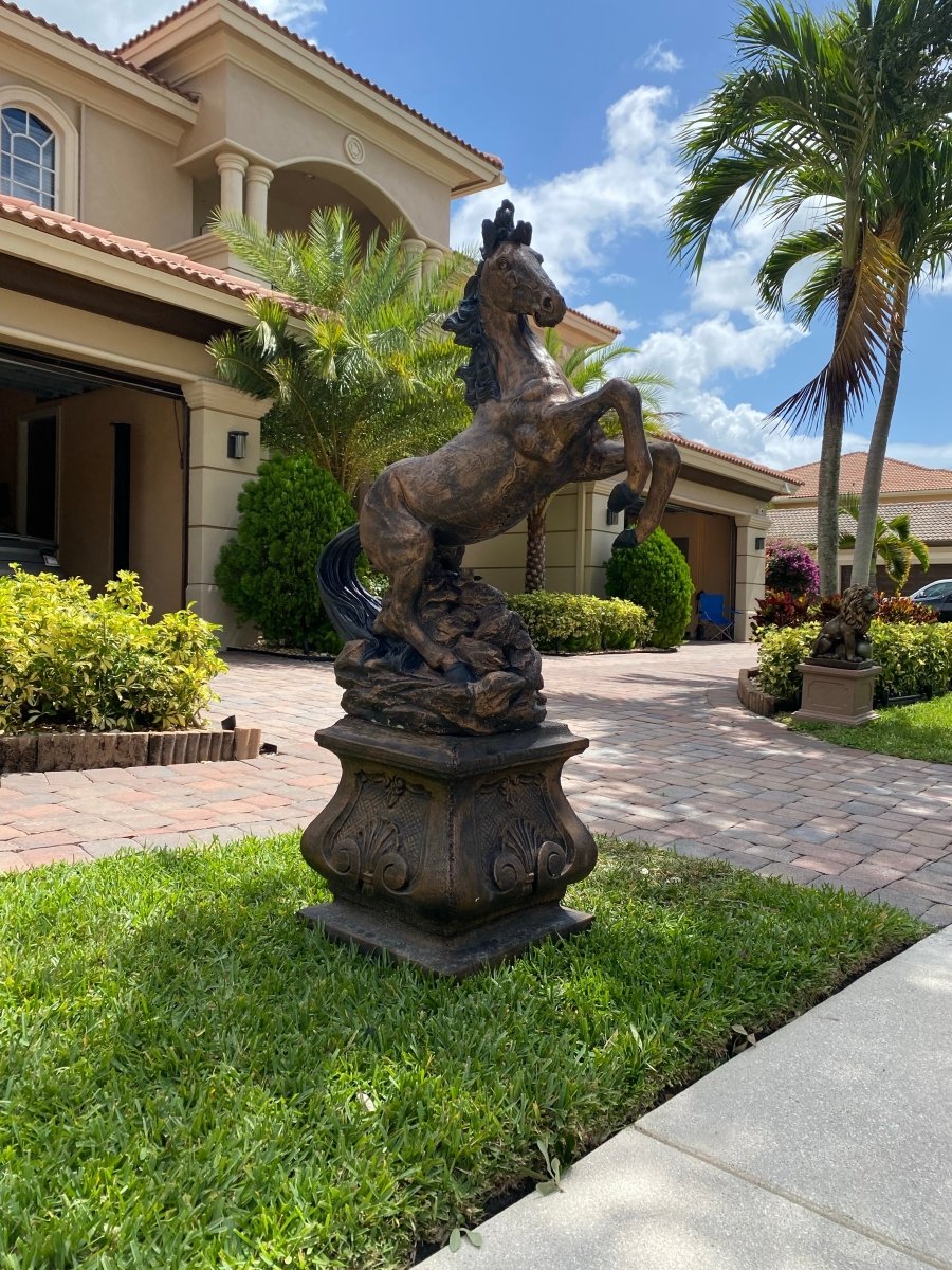 Large Horse Statue & Base - CBSD