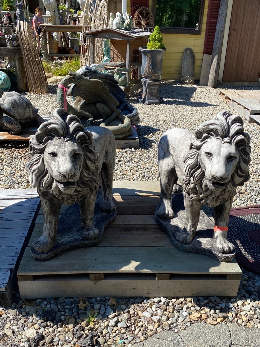 Walking Lion Statues - CBSD